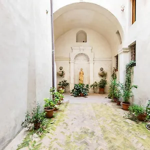 italy-charming-stay-campo-d-fiori-3.it-romehotels.com/
