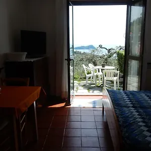 villa-vista-mare-lavagna.hotelitalianriviera.com/